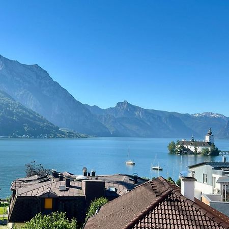 Wolfis Traunseeblick - Mit Kostenlosem Parkplatz Direkt An Der Unterkunft Gmunden Exterior foto