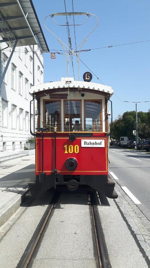 Wolfis Traunseeblick - Mit Kostenlosem Parkplatz Direkt An Der Unterkunft Gmunden Exterior foto