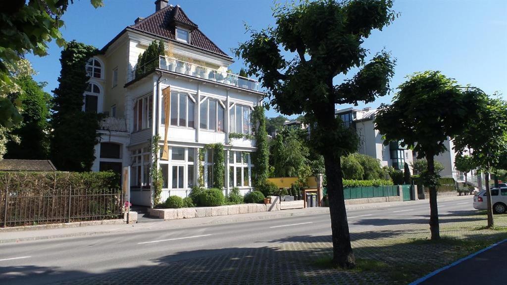 Wolfis Traunseeblick - Mit Kostenlosem Parkplatz Direkt An Der Unterkunft Gmunden Exterior foto
